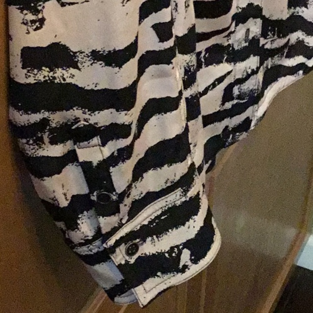 Super Cute and Classy Bebe Silky Dress Shirt - Picture 6 of 7